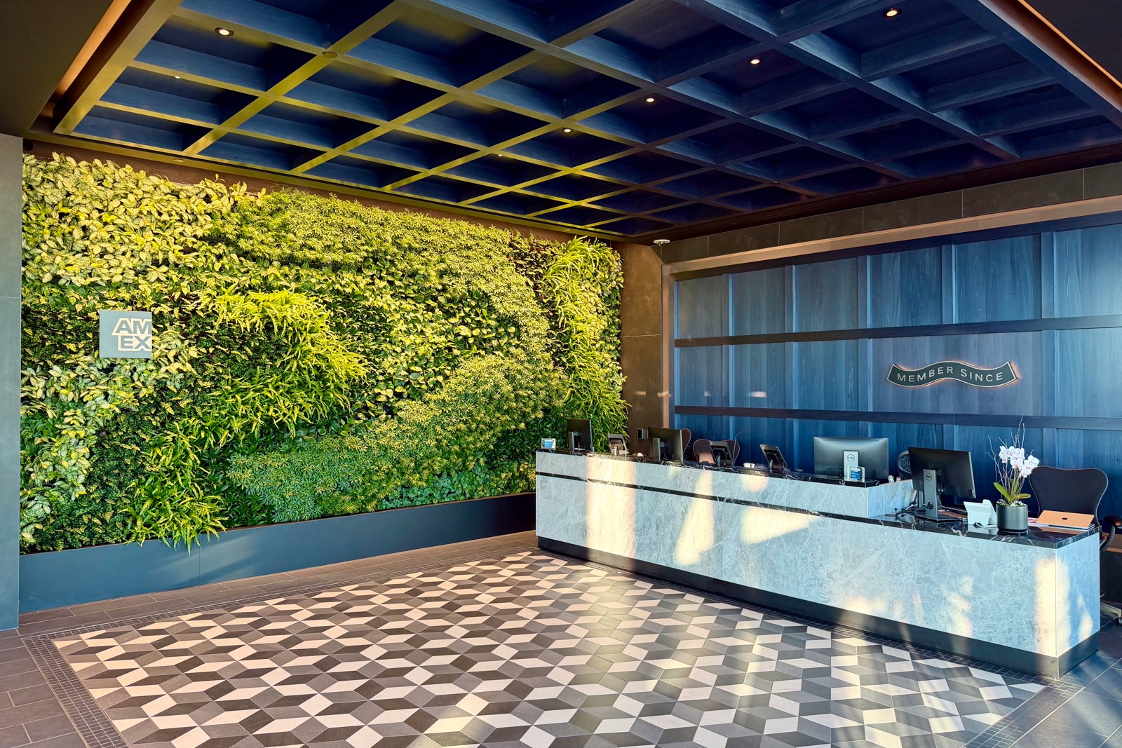 American Express Platinum Card: A Premium Choice with Valuable Rewards